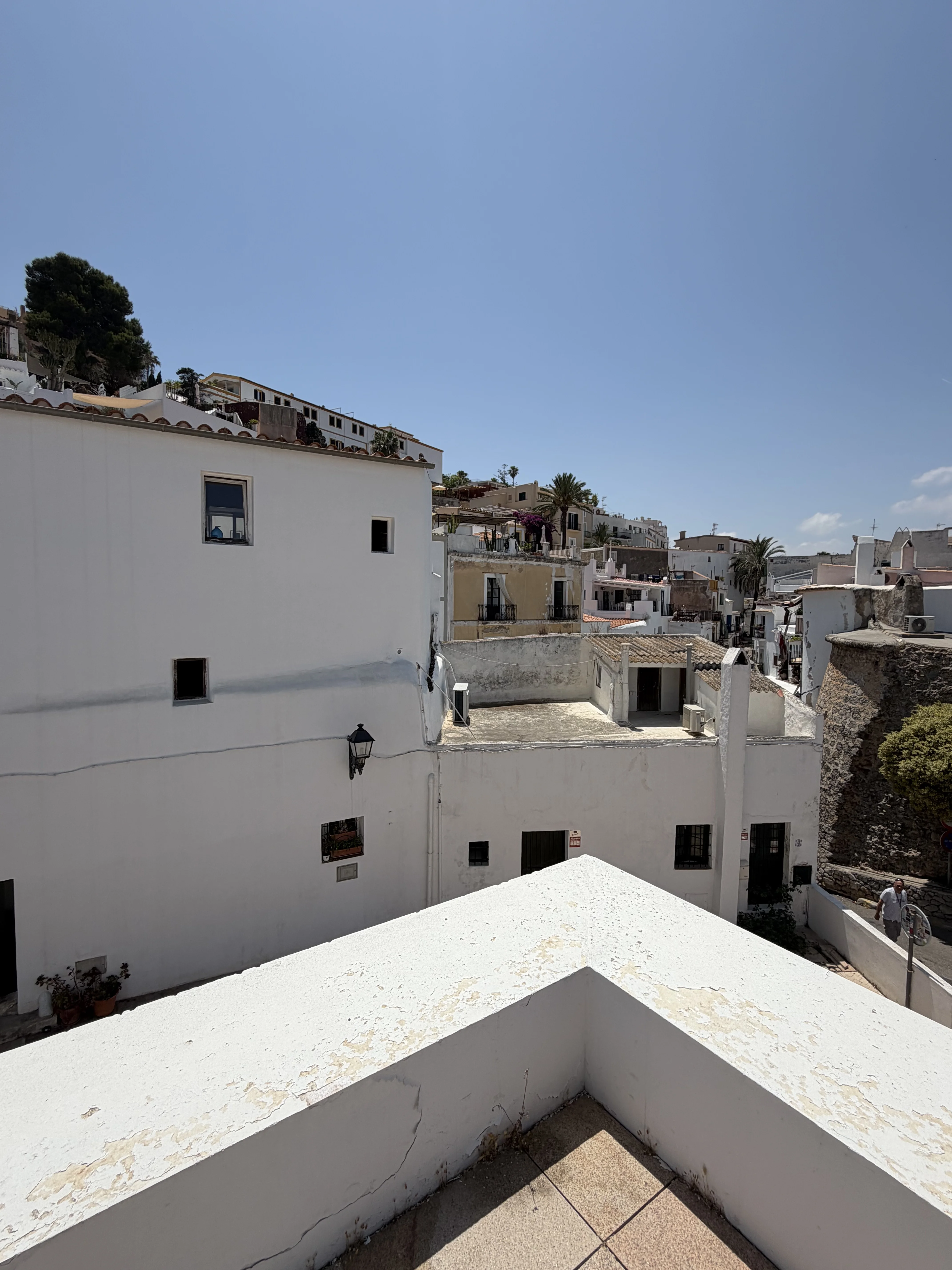 Straatbeeld Dalt Vila